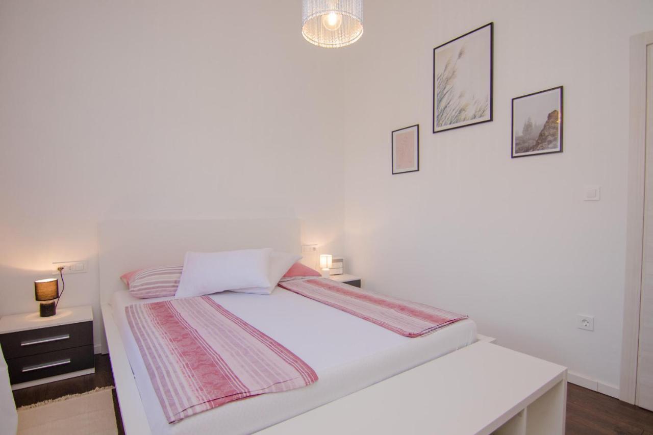 Apartments Aki Malinska Eksteriør bilde